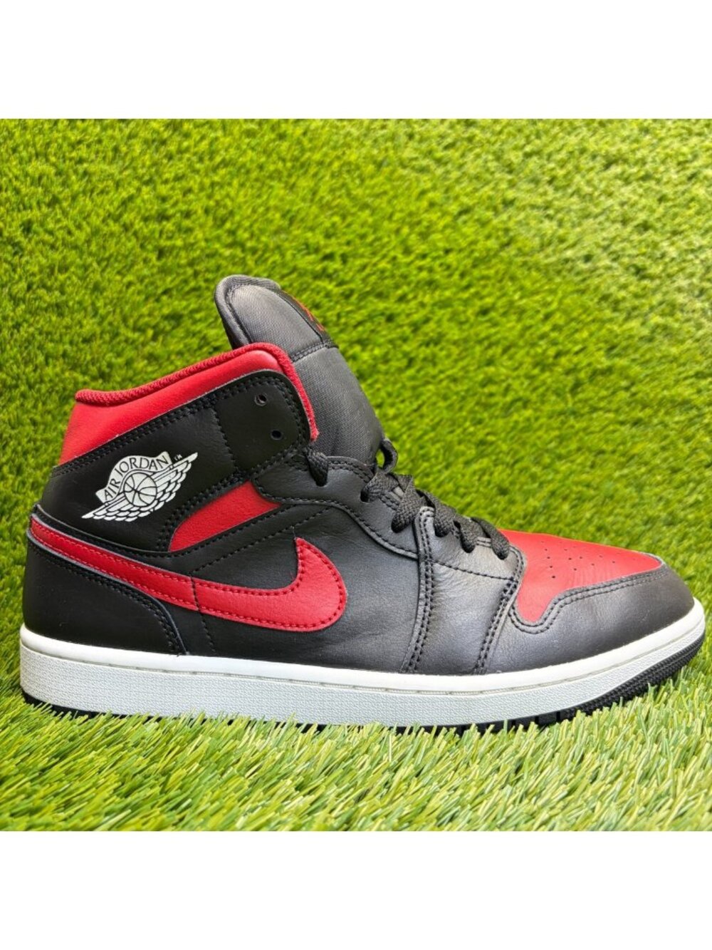 Nike Air Jordan 1 Mid Mens Size 10.5 Red Black Athletic Leather Shoes Sneakers